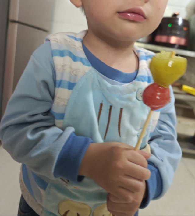 玲珑剔透：不会化糖的网红mini糖葫芦。