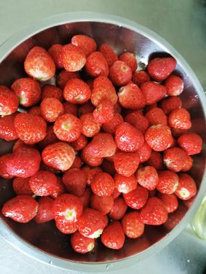 草莓汤的做法 步骤1