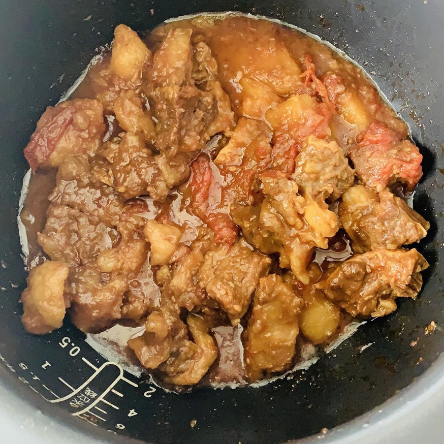 不放一滴水的番茄土豆炖牛腩（电饭锅版）