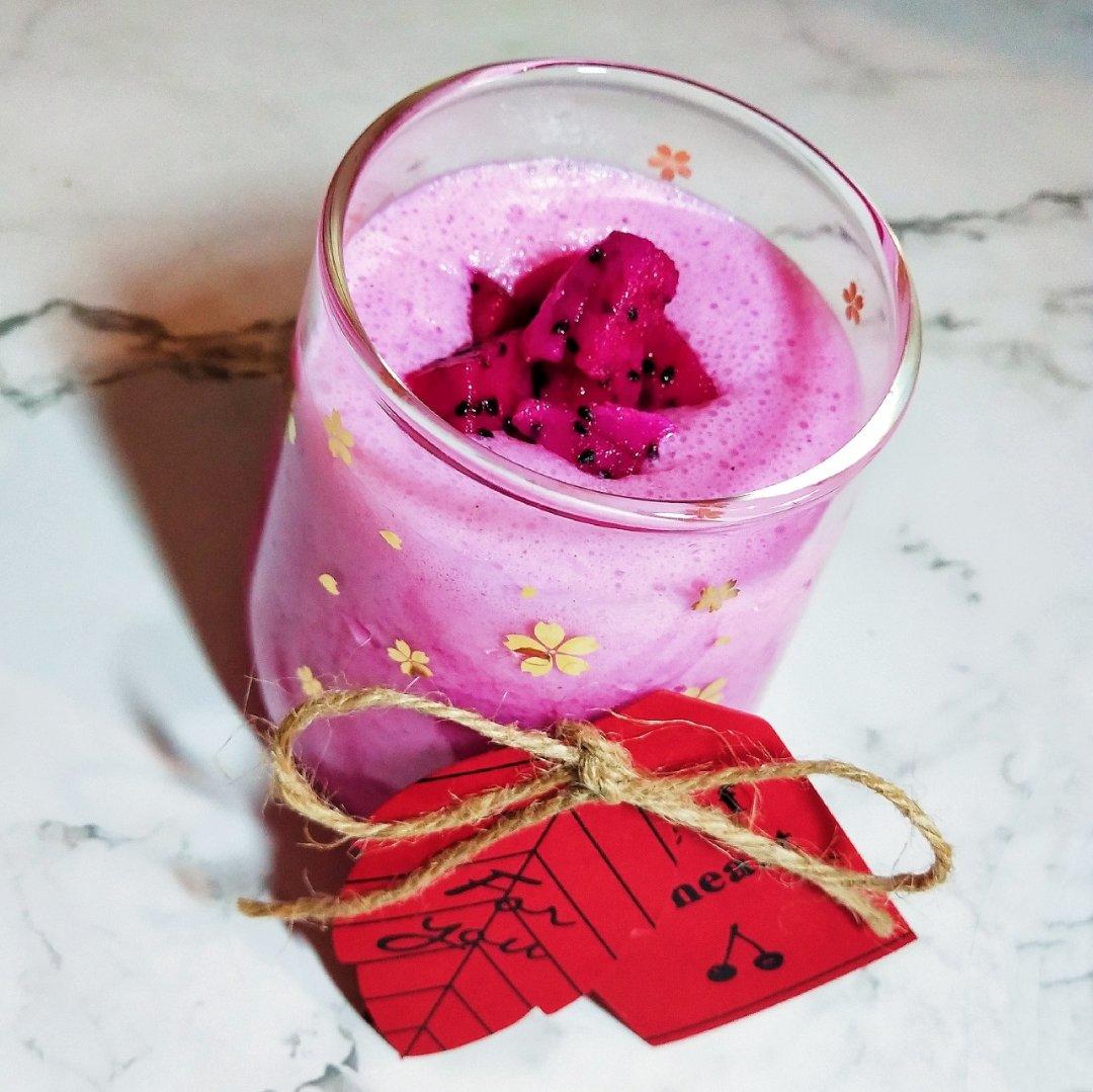 lily鸭做的火龙果奶昔