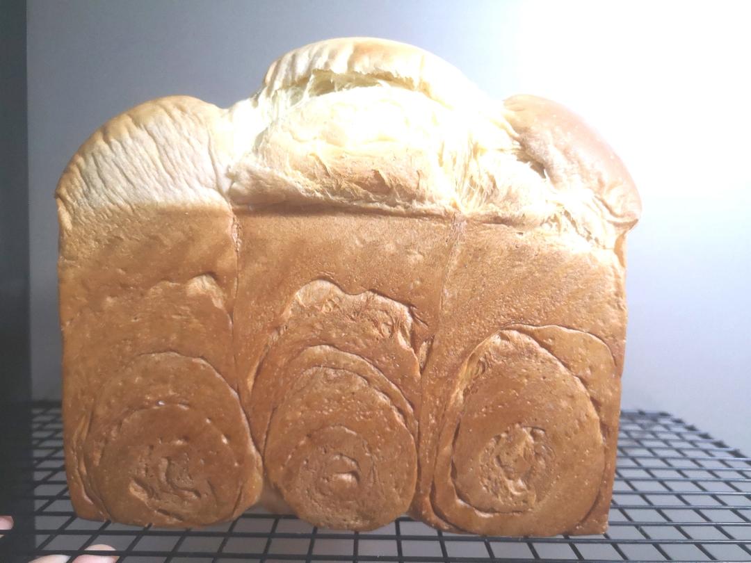 吐司，奶香手撕面包，超级香浓