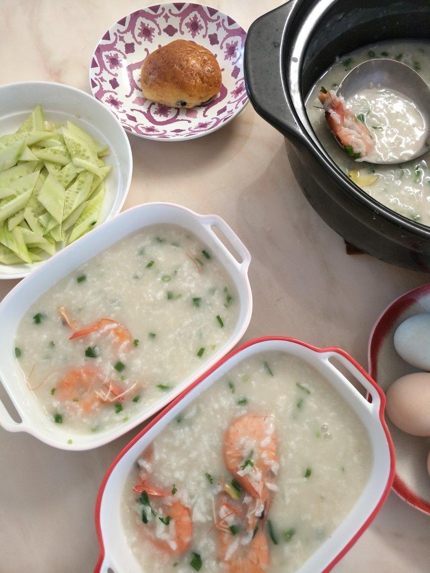 鲜虾砂锅粥