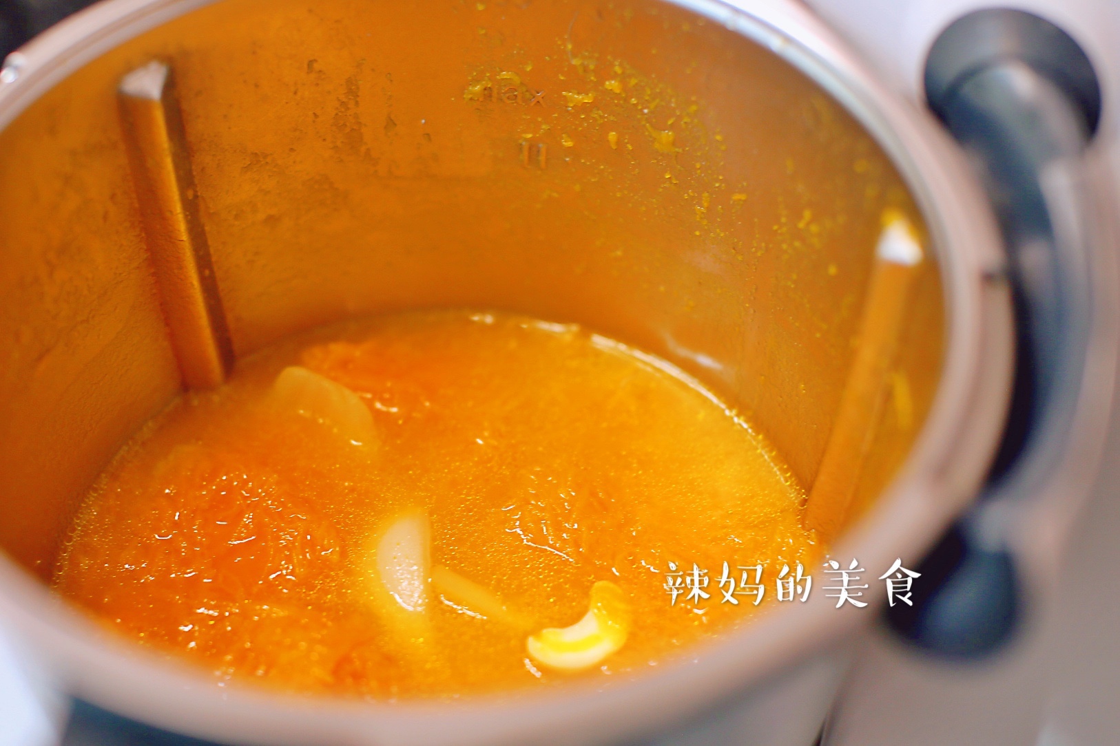 15分钟超丝滑南瓜浓汤的做法 步骤3