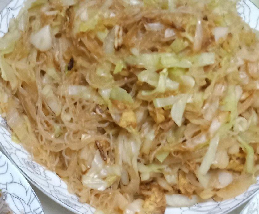 包菜粉丝炒鸡蛋