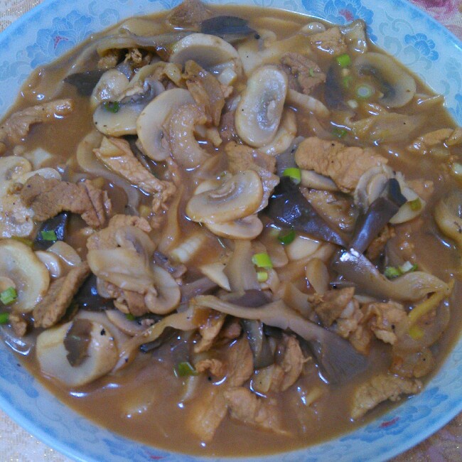 鲜菇炒肉片