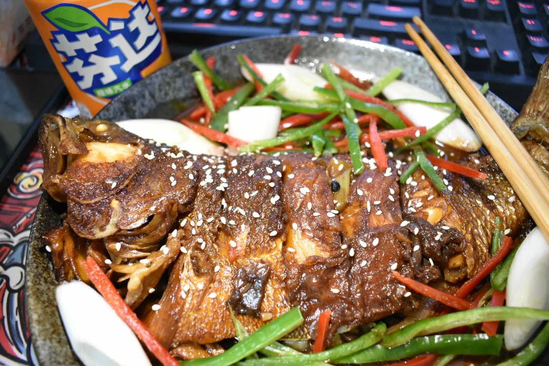 红烧鲈鱼