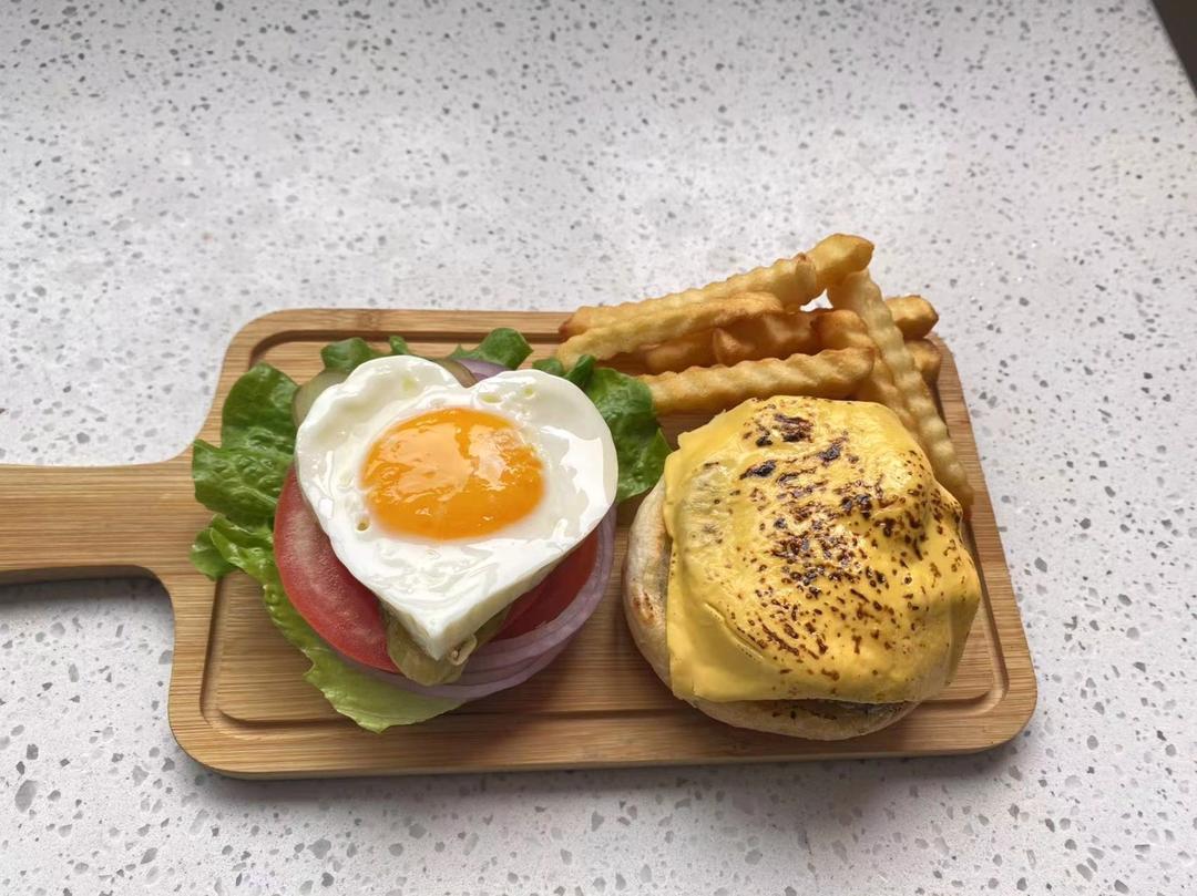 牛肉汉堡 煎出香嫩多汁的牛肉饼