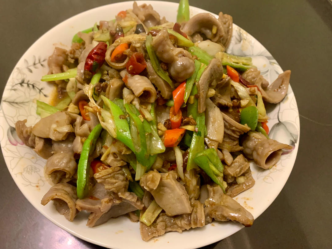 厨师长教你：“生爆肥肠”的正宗做法，一看就有食欲，先收藏起来