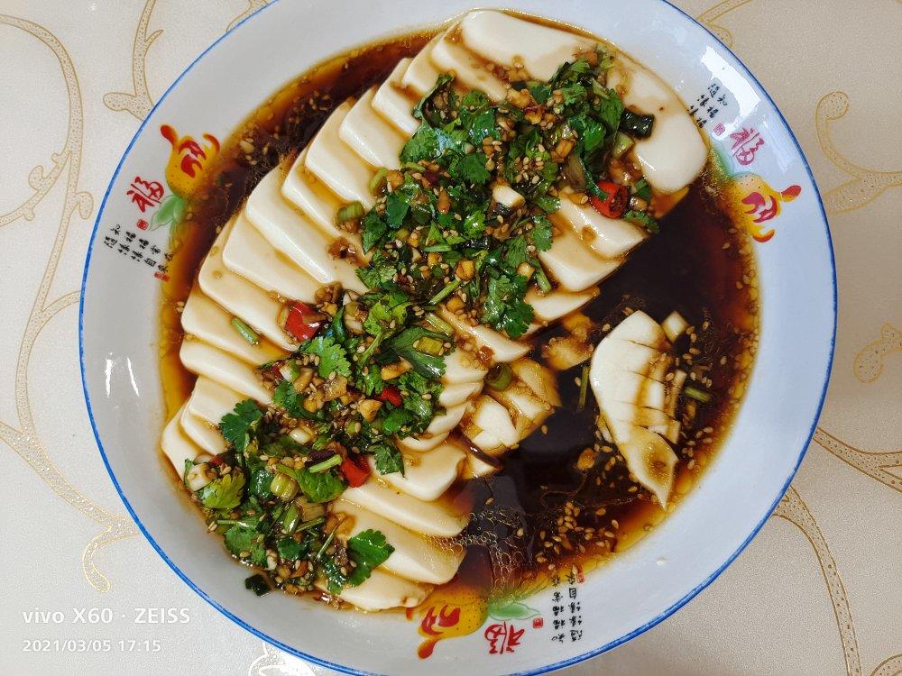 凉拌嫩豆腐