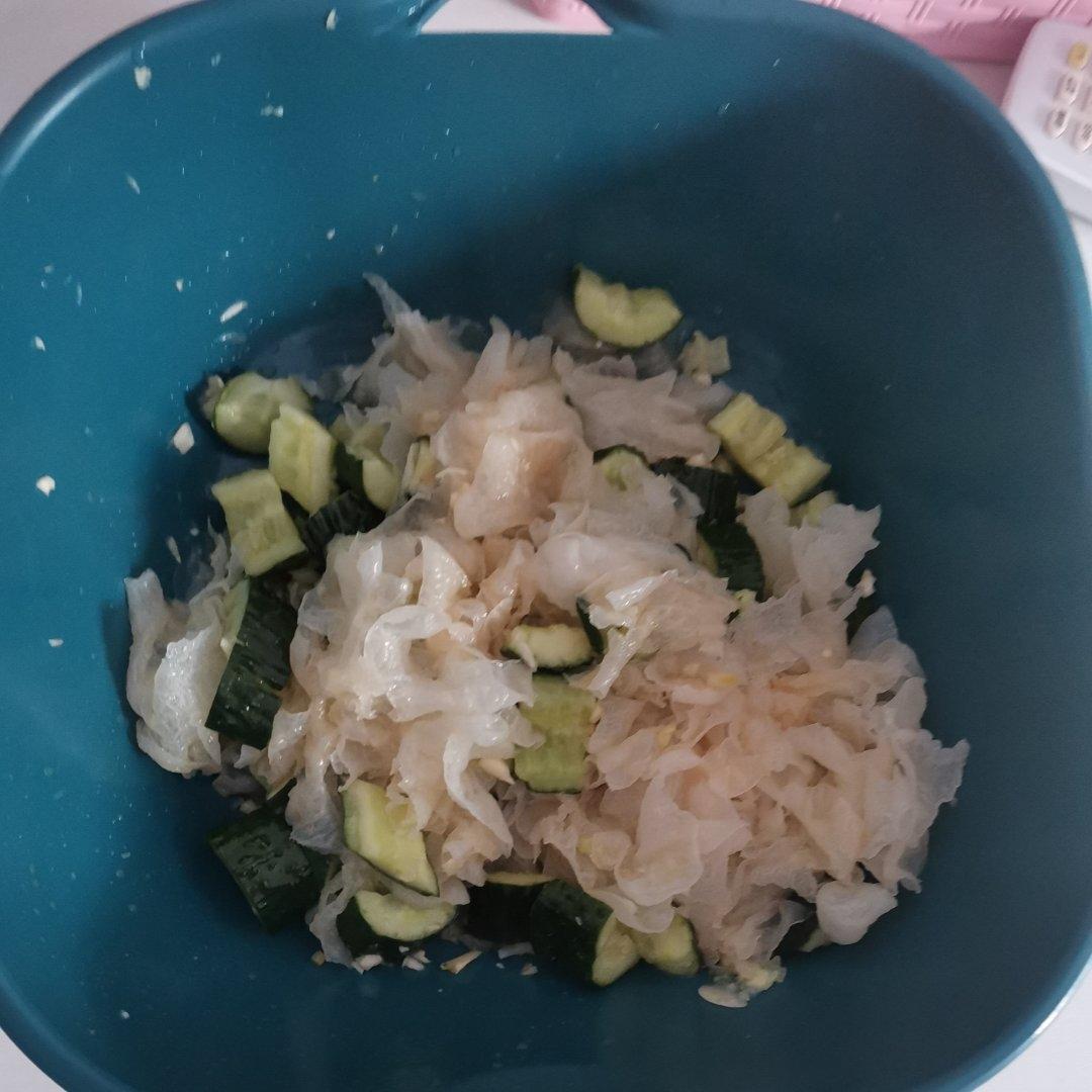 银耳拌黄瓜