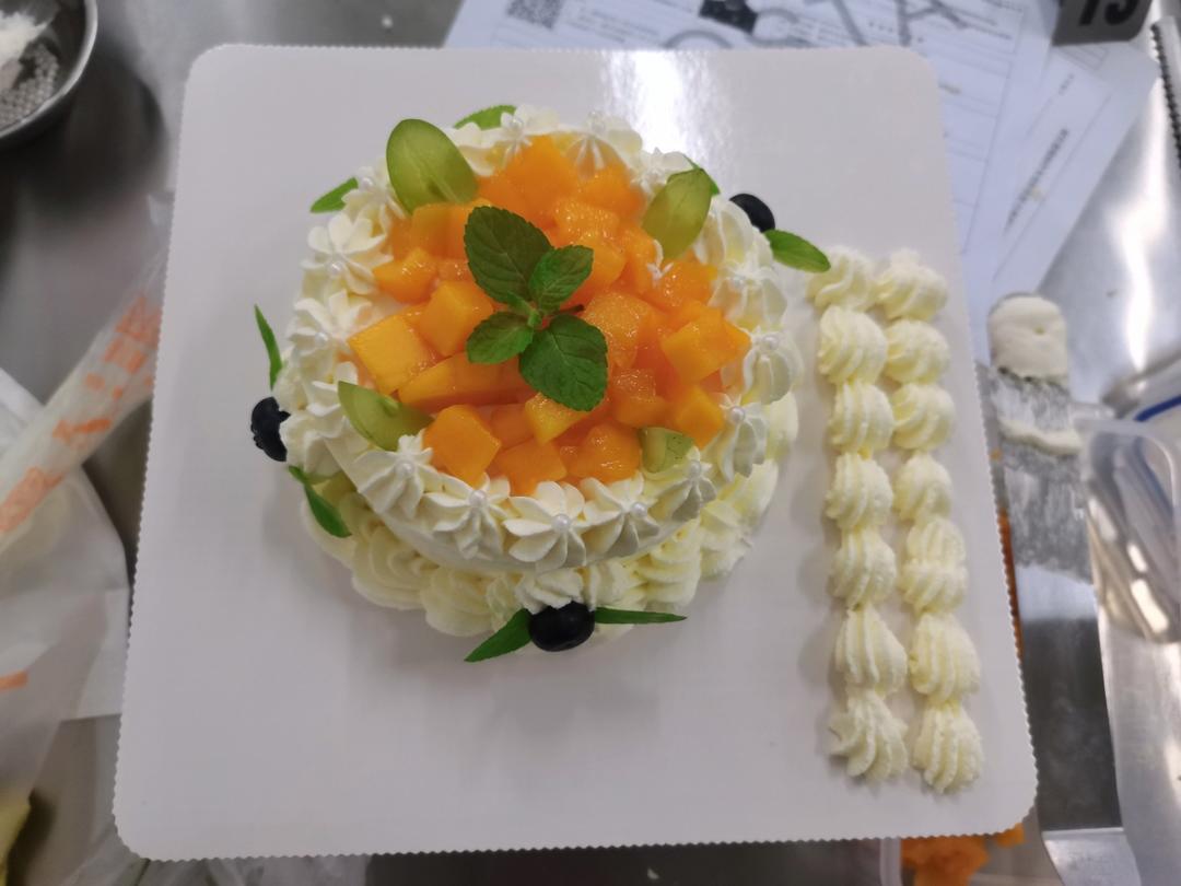 芒果奶油蛋糕