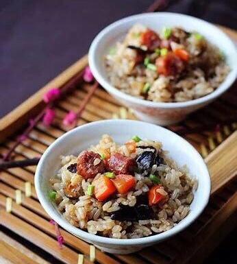 腊肠饭的做法