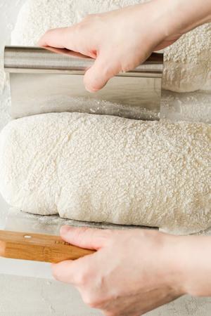 意大利经典面包—夏巴塔面包的做法 步骤6