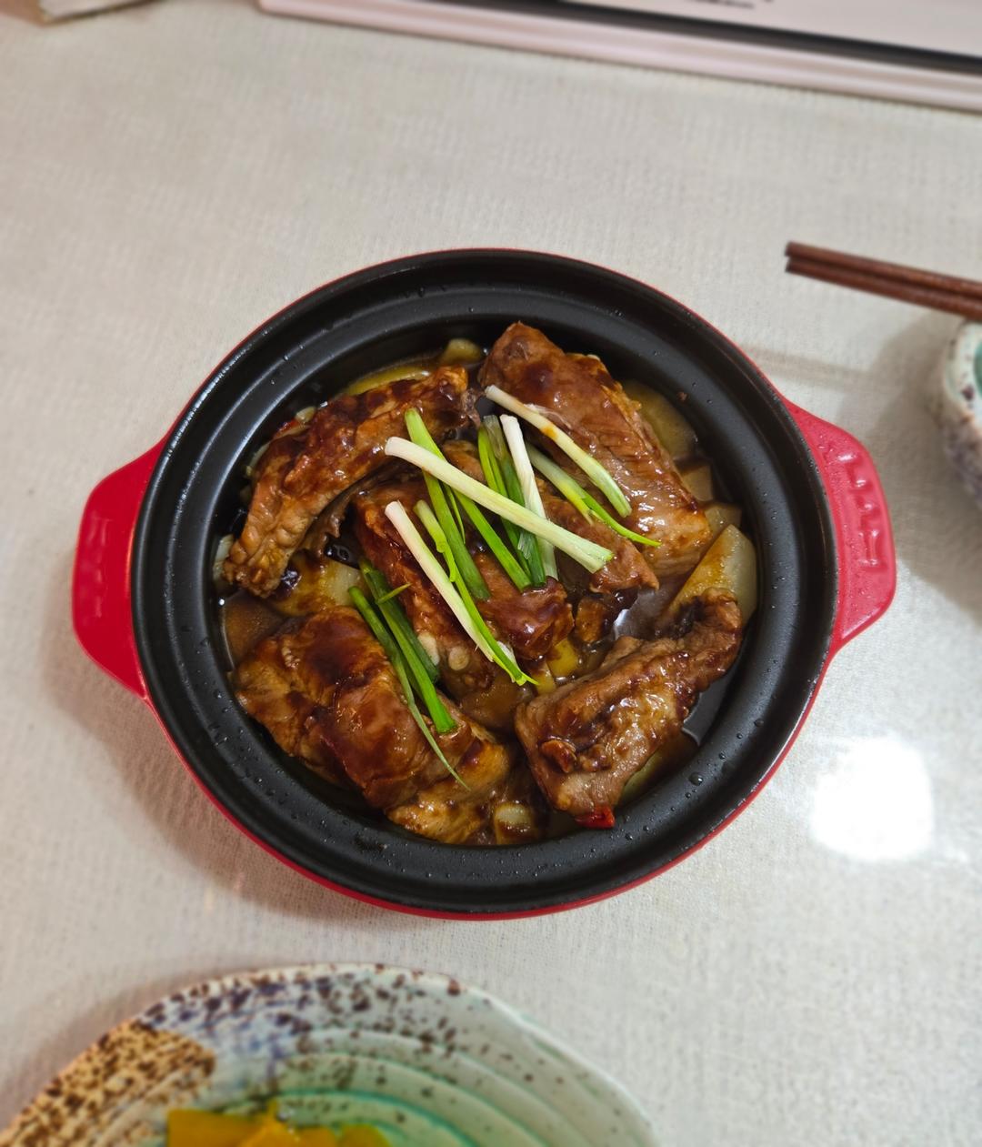 大师菜谱｜啫啫生焗排骨煲