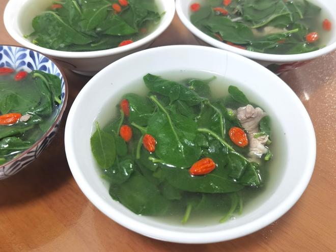 【清肝明目--瘦肉枸杞叶汤的做法步骤图】云的美食厨房_下厨房