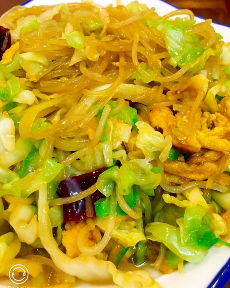 包菜粉丝炒鸡蛋