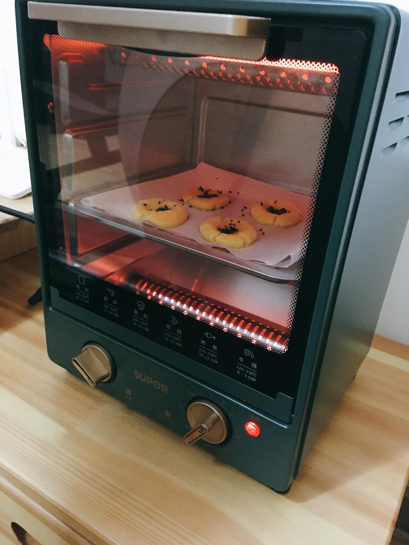 轻轻一按就碎掉的原味桃酥（不输猪油版）