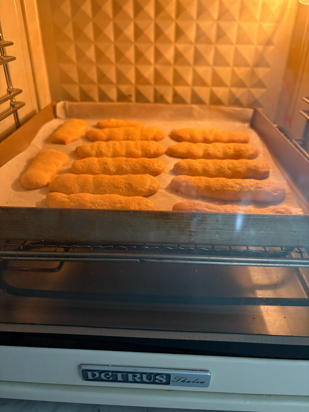 在欧洲学会的经典版提拉米苏