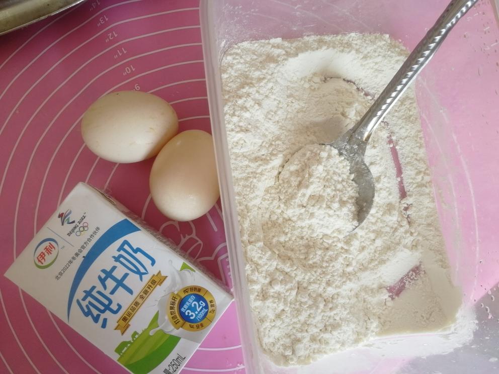 纯奶手撕吐司的做法 步骤1