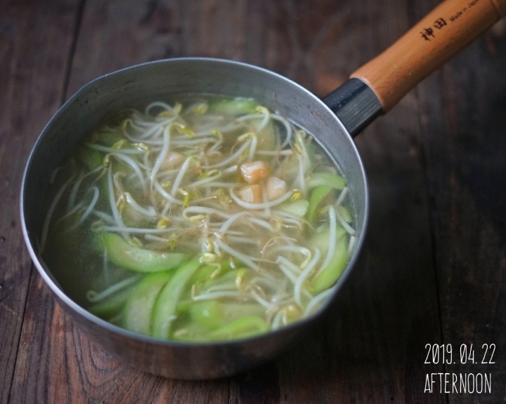 丝瓜干贝豆芽汤的做法