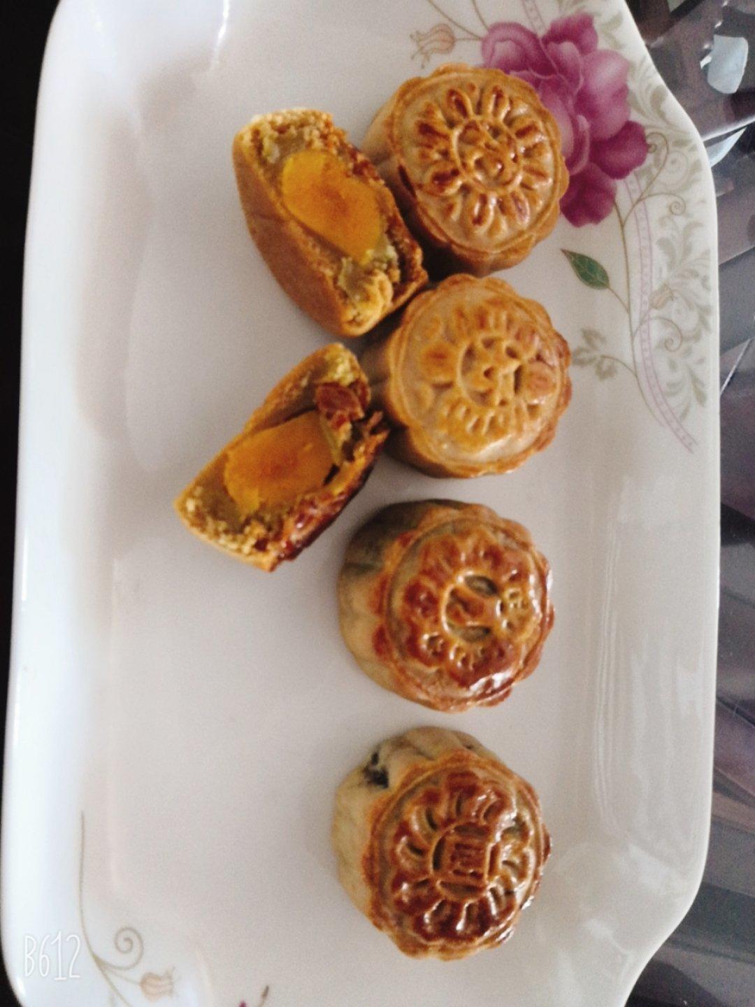 广式月饼—蛋黄莲蓉月饼