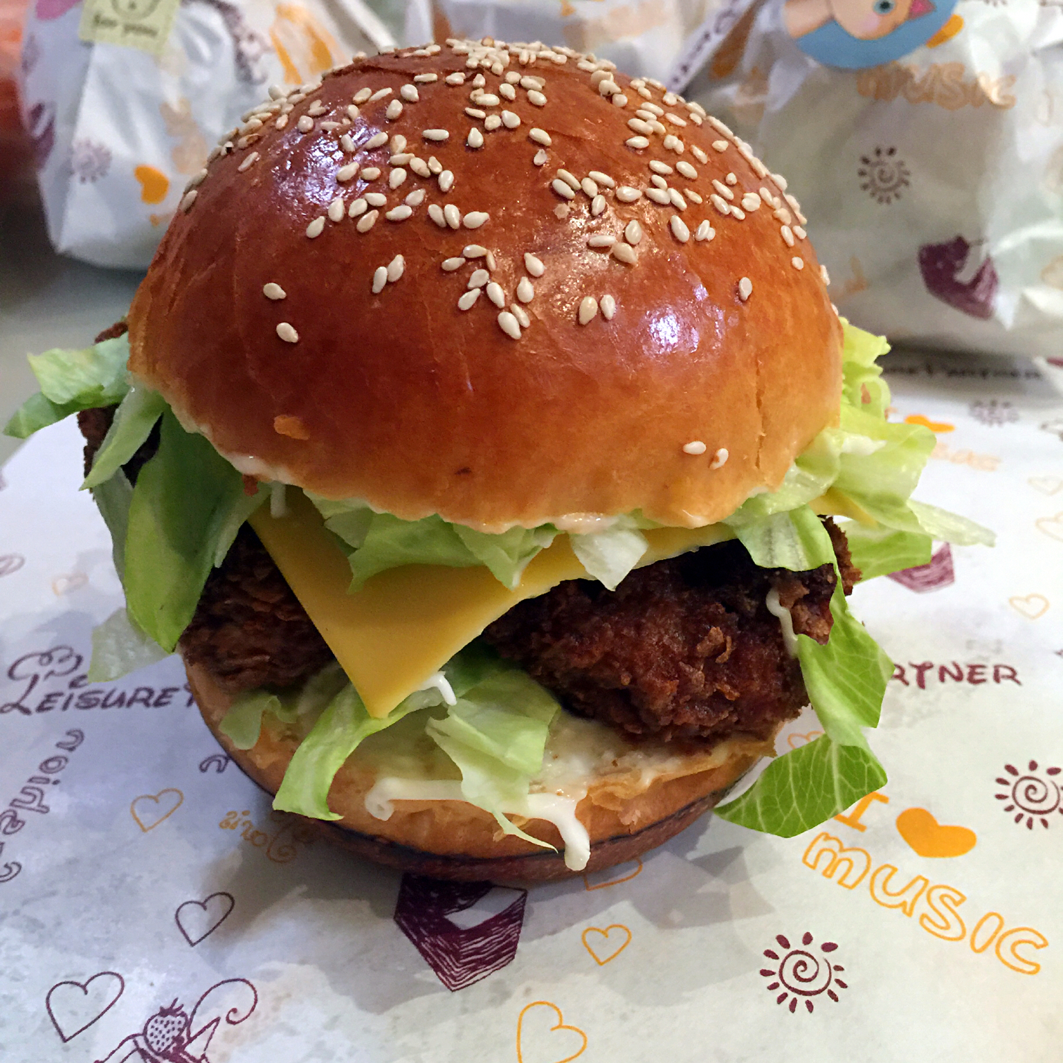 xiaoyuer小鱼儿做的肯德基早餐汉堡轻松在家做玉米鸡肉汉堡包