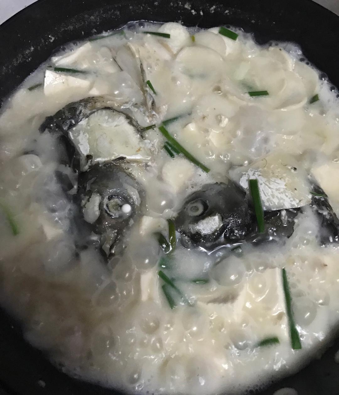 鱼头豆腐汤