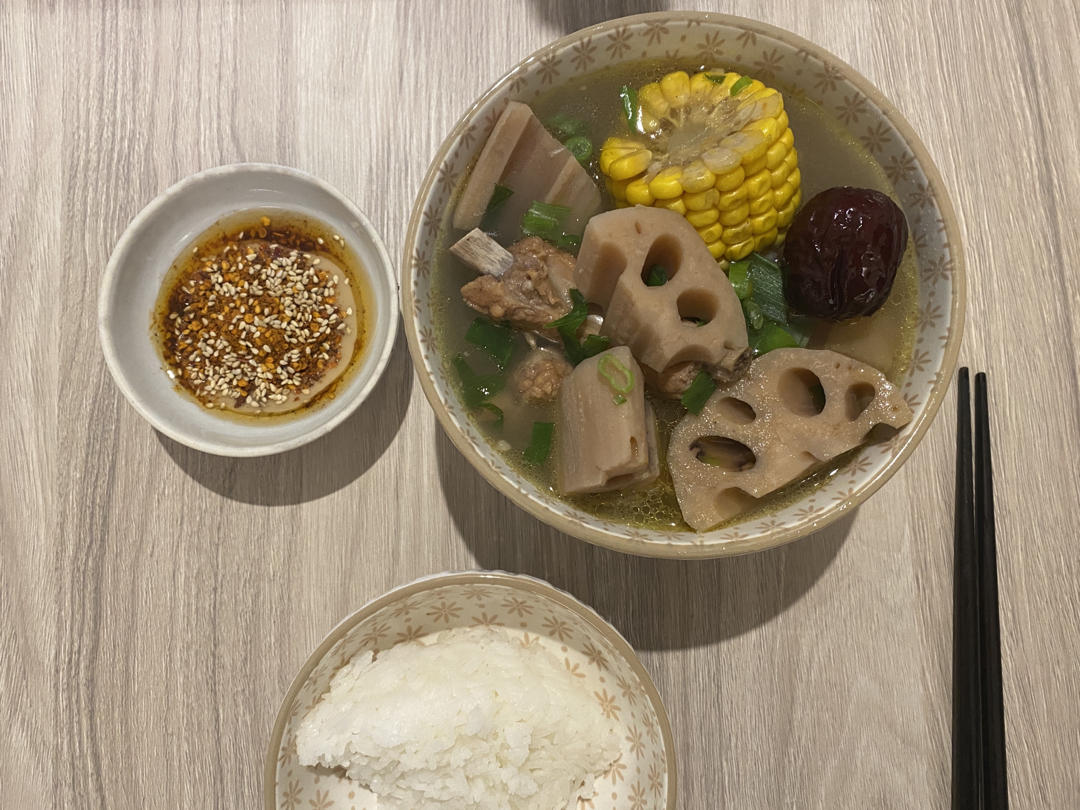 连喝三碗都不够，秋季暖胃排骨玉米汤