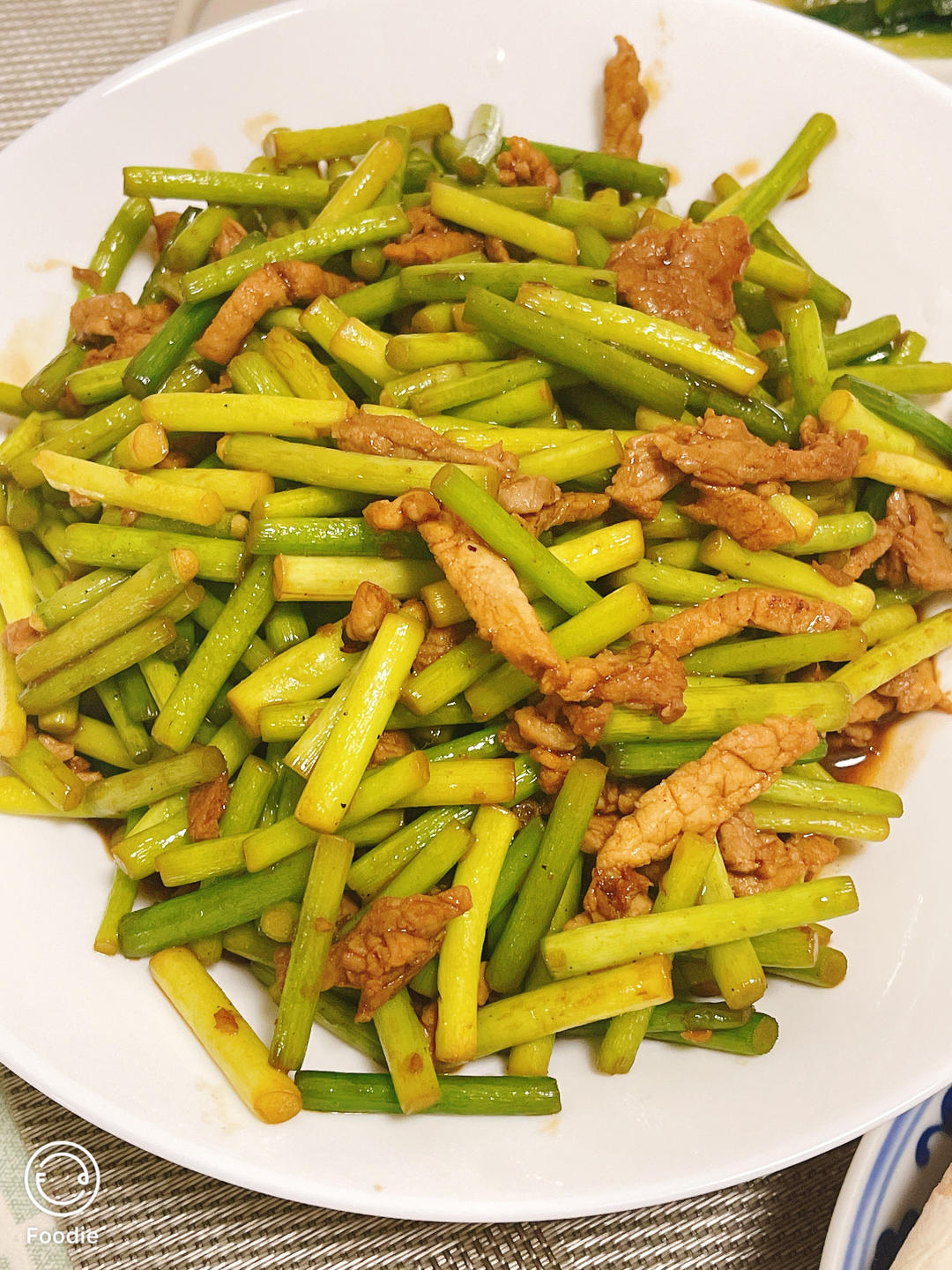 简单易做的下饭菜－蒜苔炒肉