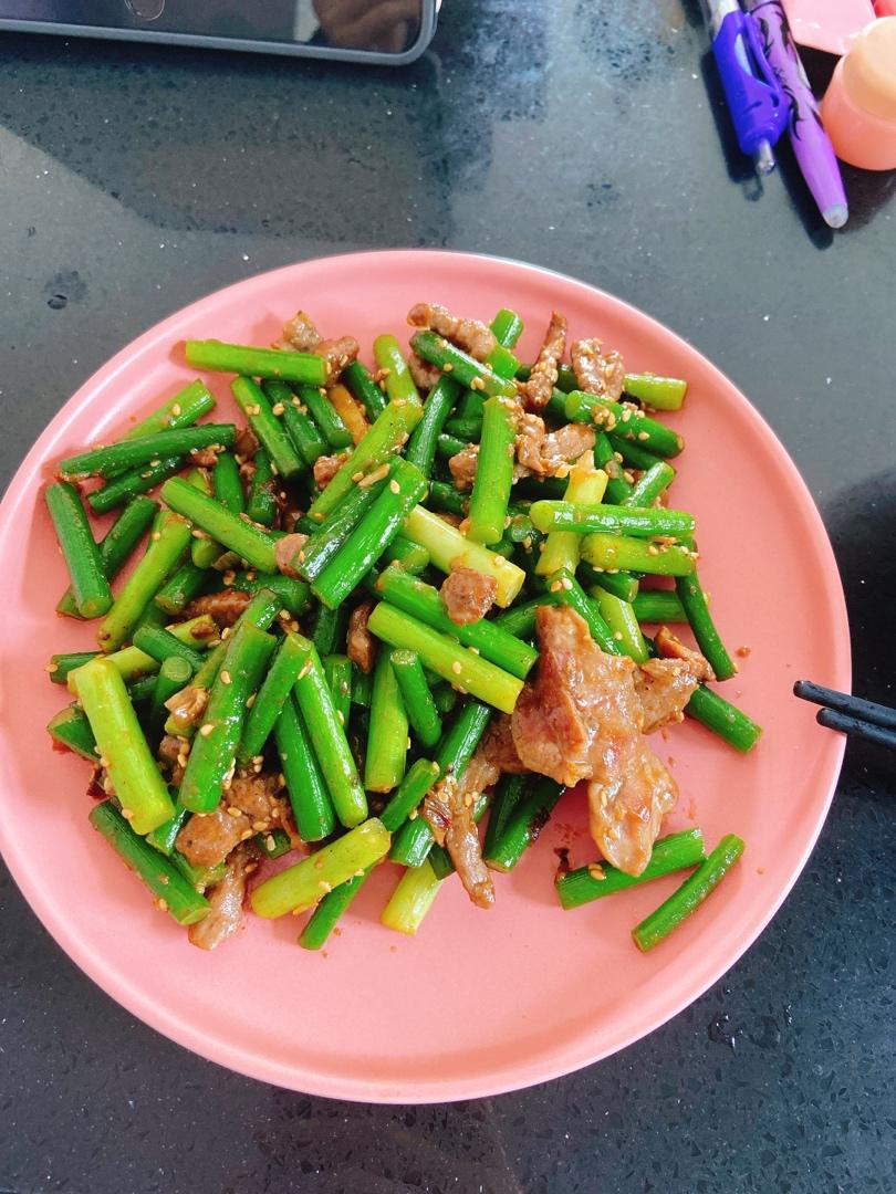 蒜苔炒牛肉