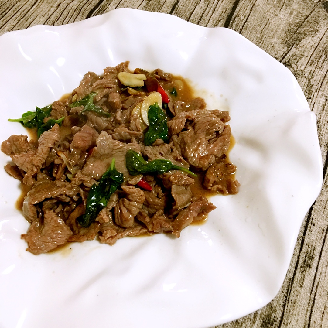 罗勒炒牛肉