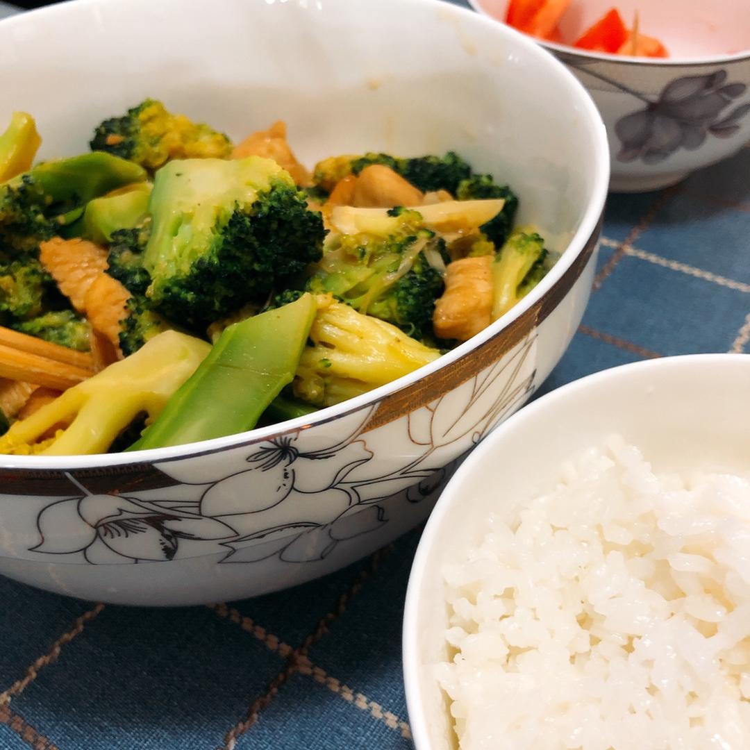 西兰花炒鸡胸肉