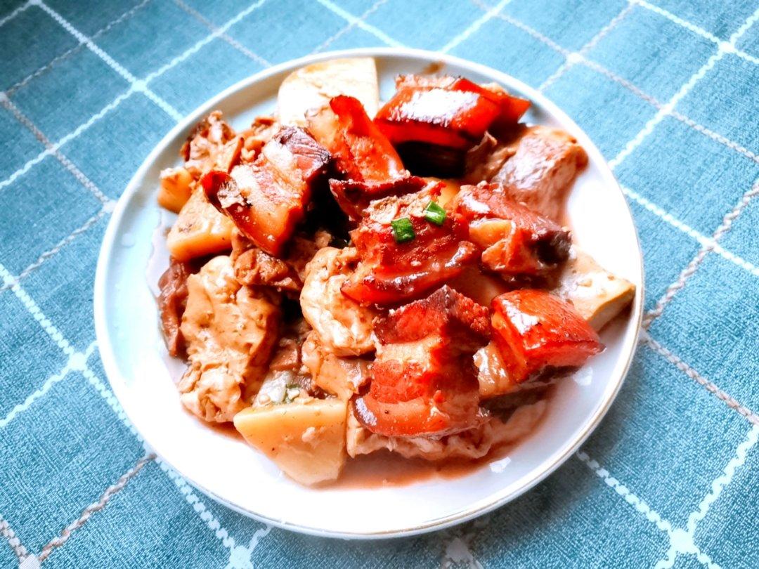 冻豆腐白菜炖五花肉