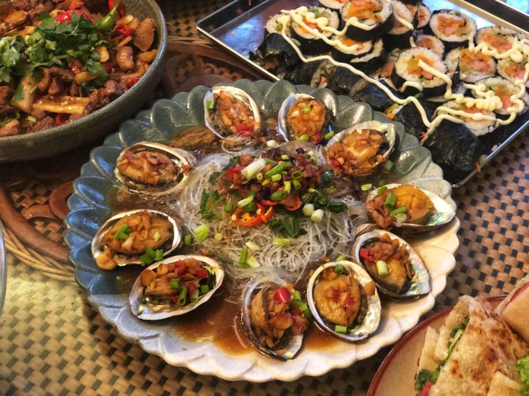 蒜蓉粉丝蒸鲍鱼
