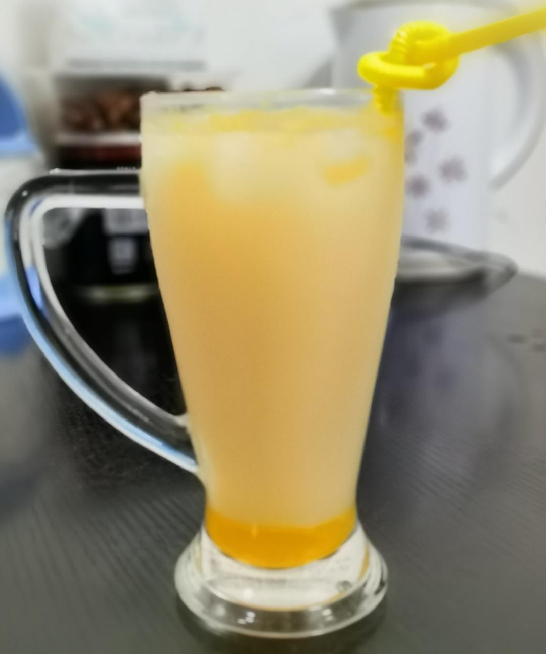 果茶厨房 | 🥤芒果养乐多汽水：夏日冰纷果饮