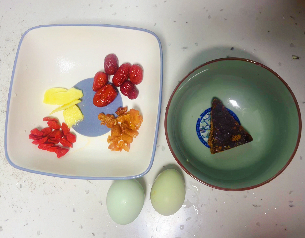 红枣桂圆鸡蛋红糖姜汤的做法 步骤1