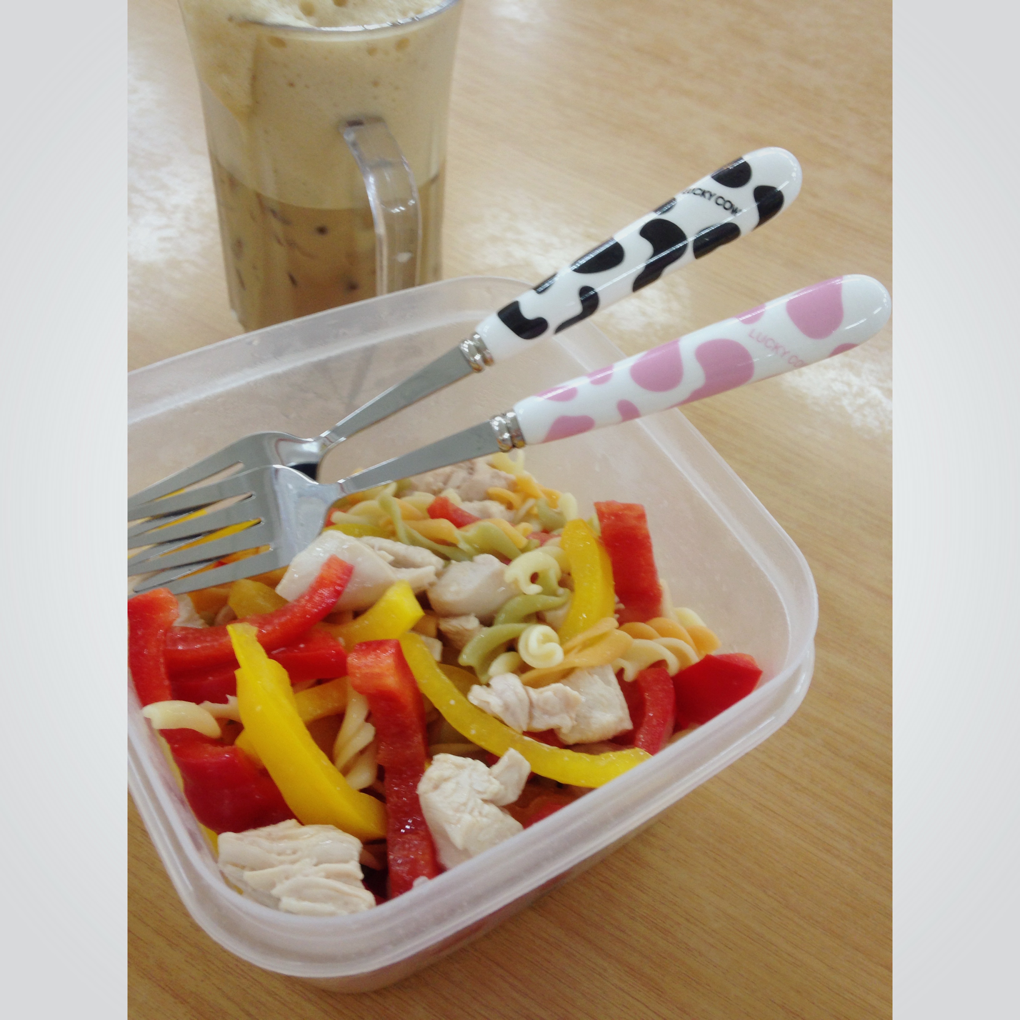 彩椒甜豆通心粉沙拉