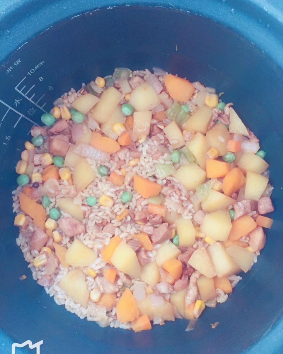 土豆焖饭（电饭锅版）