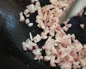 咸肉青菜炒饭的做法 步骤3