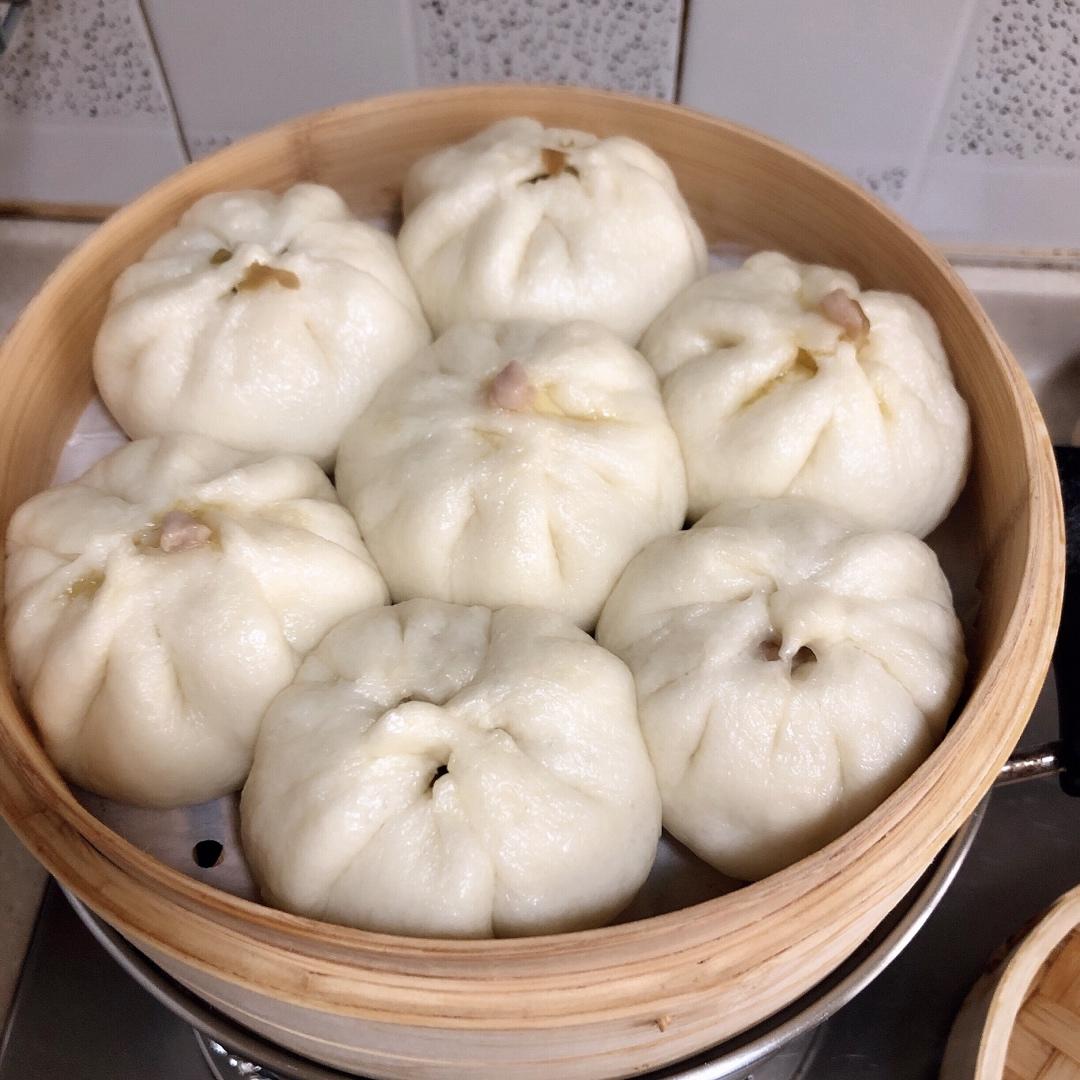 奶香培根花卷～榨菜牛肉包～生肉包