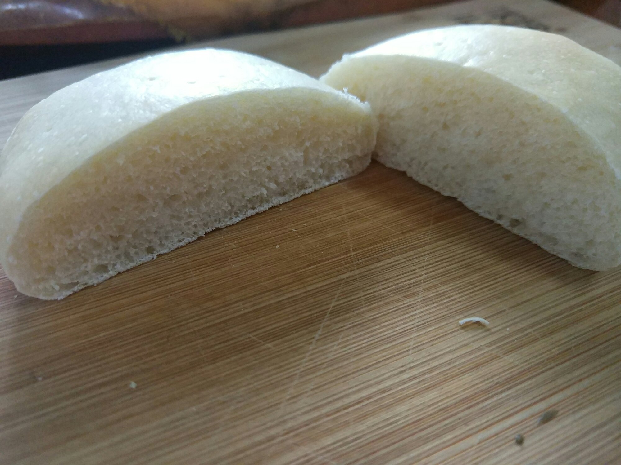 空口吃俩-奶白面包