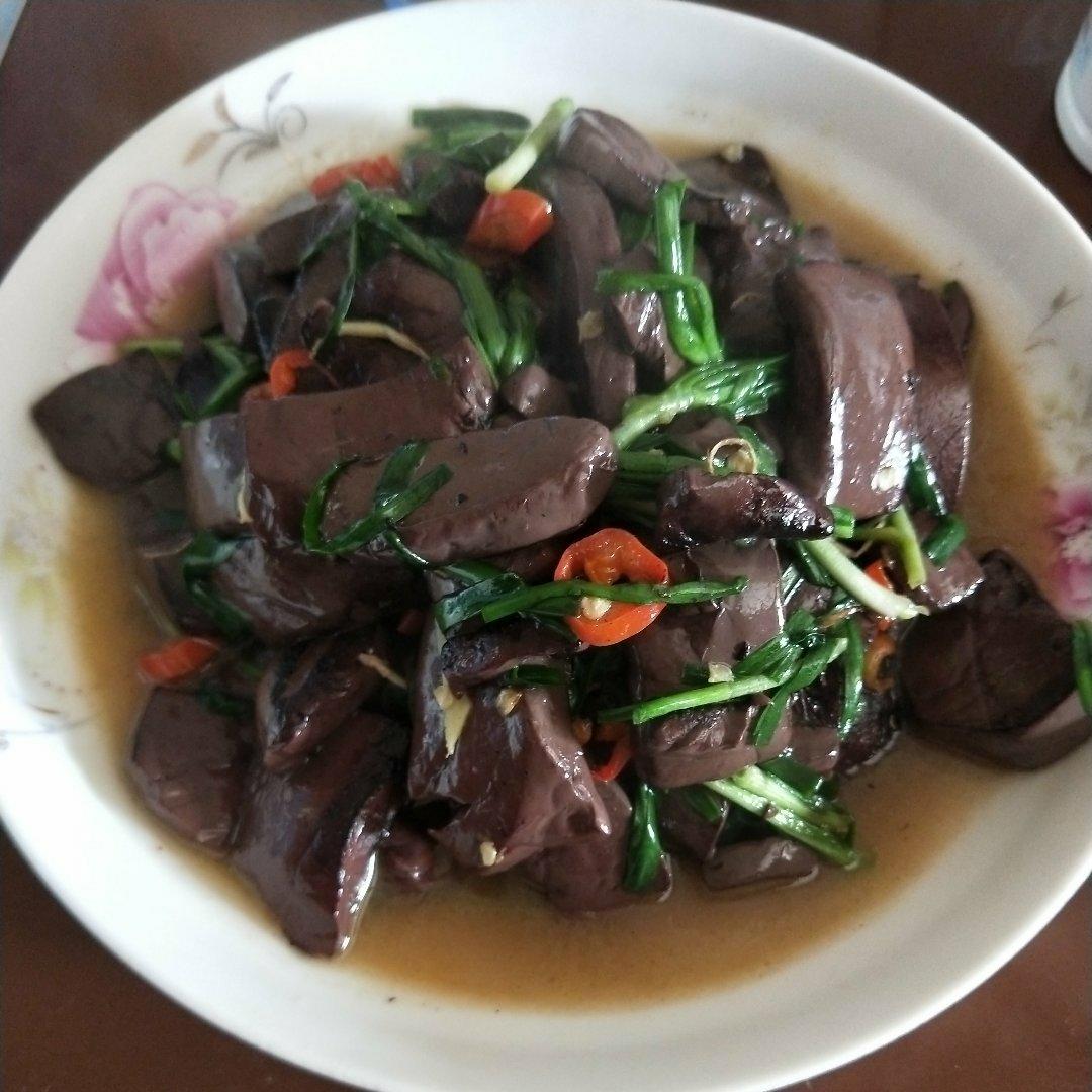 韭菜炒猪红