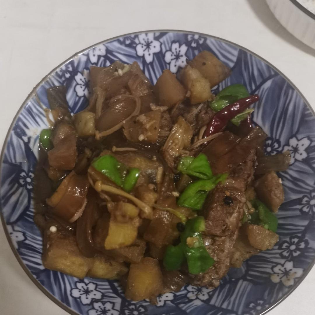 土豆炖排骨