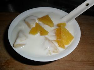 菠萝粒酸奶的做法 步骤2