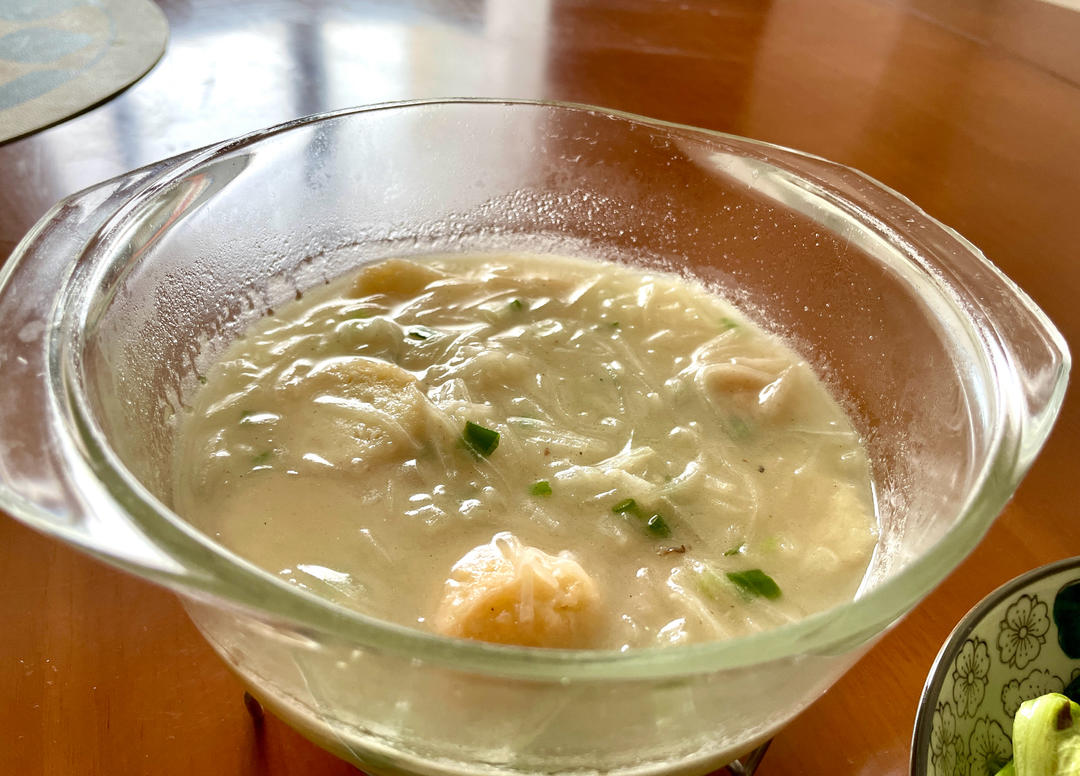 一碗清甜鲜美的萝卜丝肉丸汤