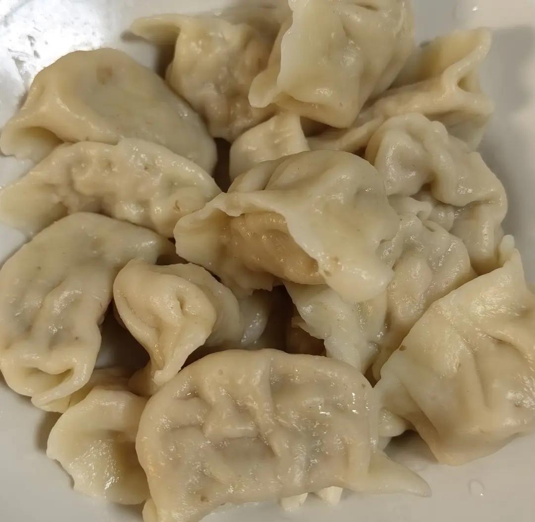 芹菜胡萝卜猪肉水饺
