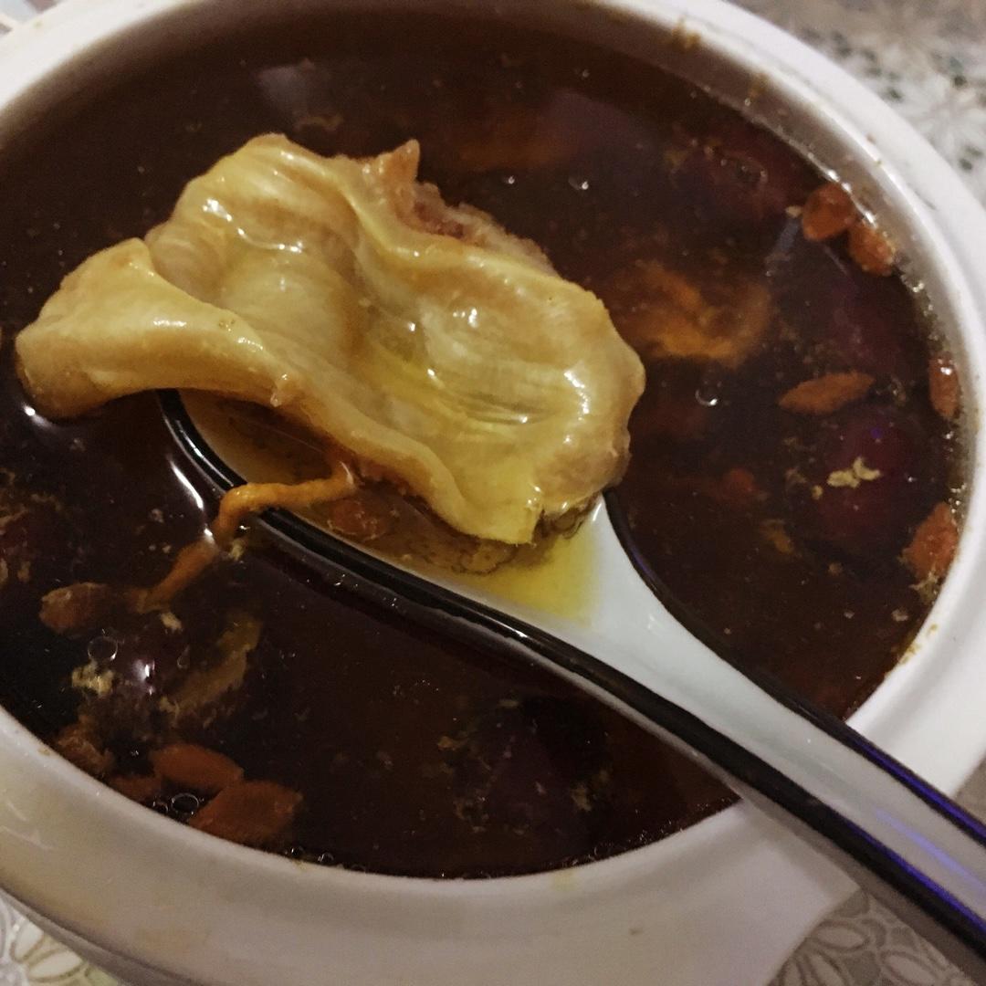 冰糖红枣炖花胶