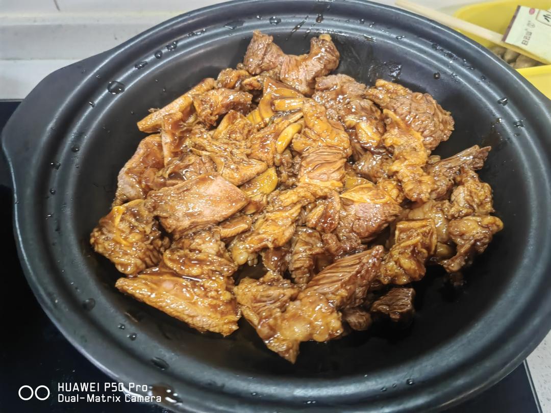 萝卜焖牛腩 （好吃得可以摆摊了）