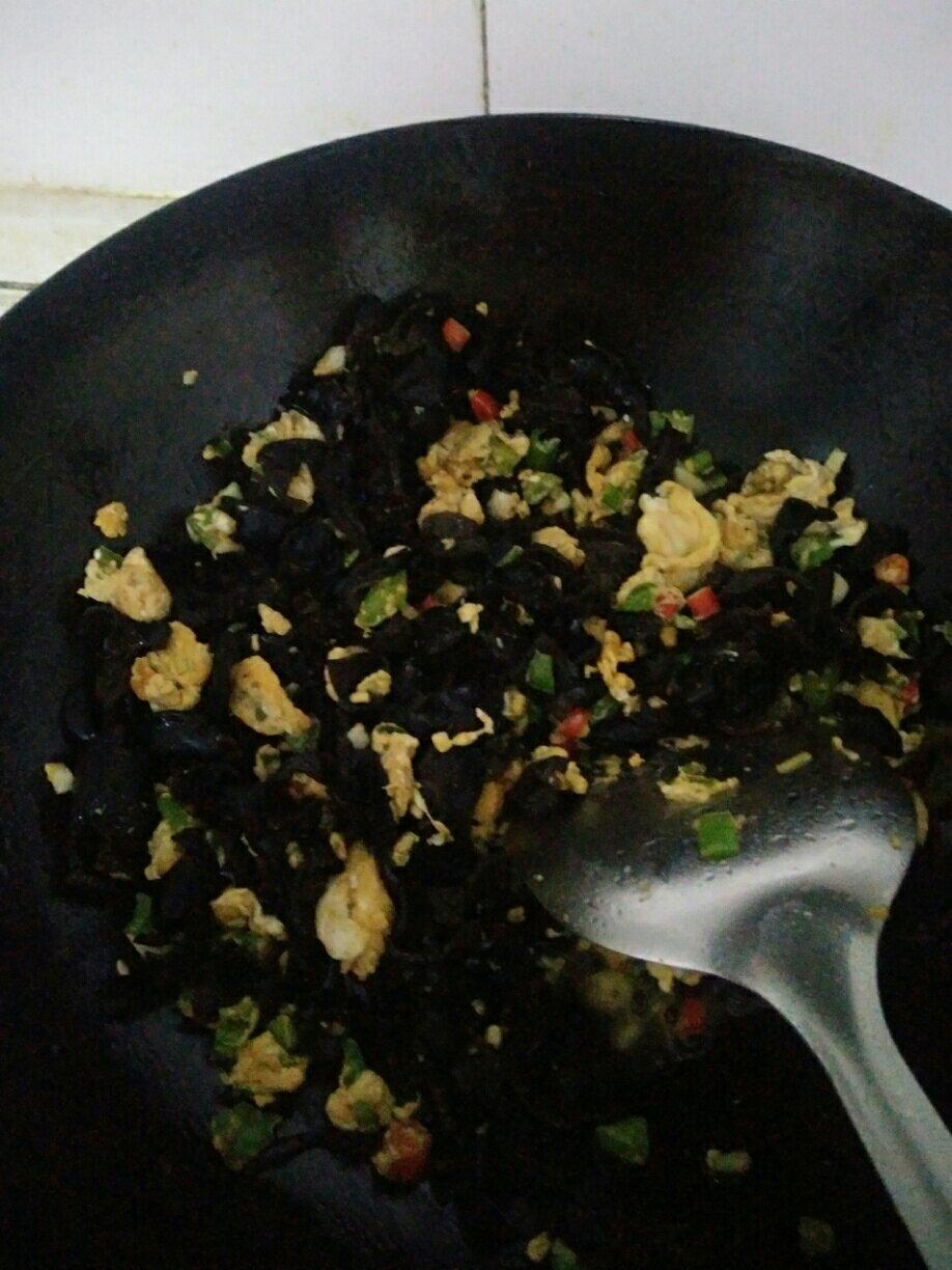 少油的木耳炒鸡蛋