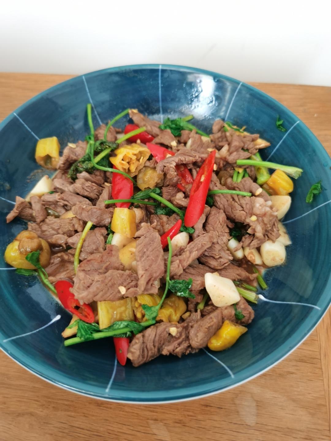 小炒黄牛肉，肉嫩味香！太好吃了简直是米饭杀手！